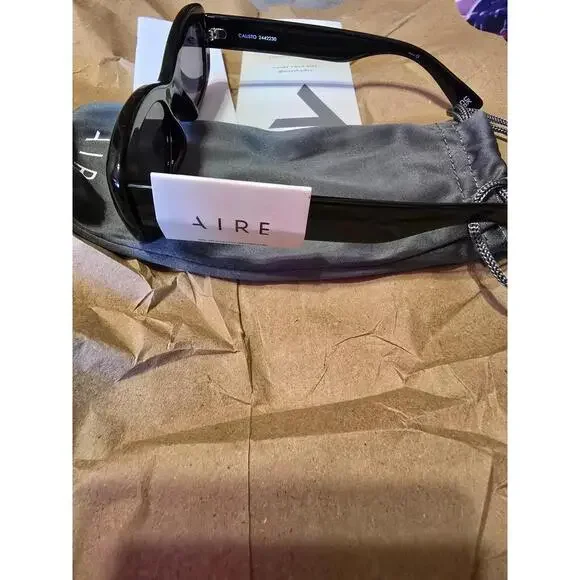 Aire shades - Calisto in Black - Picture 3 of 5